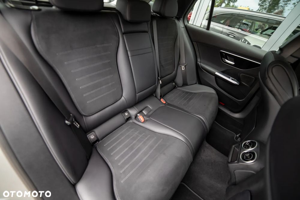 Mercedes-Benz Klasa C 200 9G-TRONIC AMG Line Advanced - 26