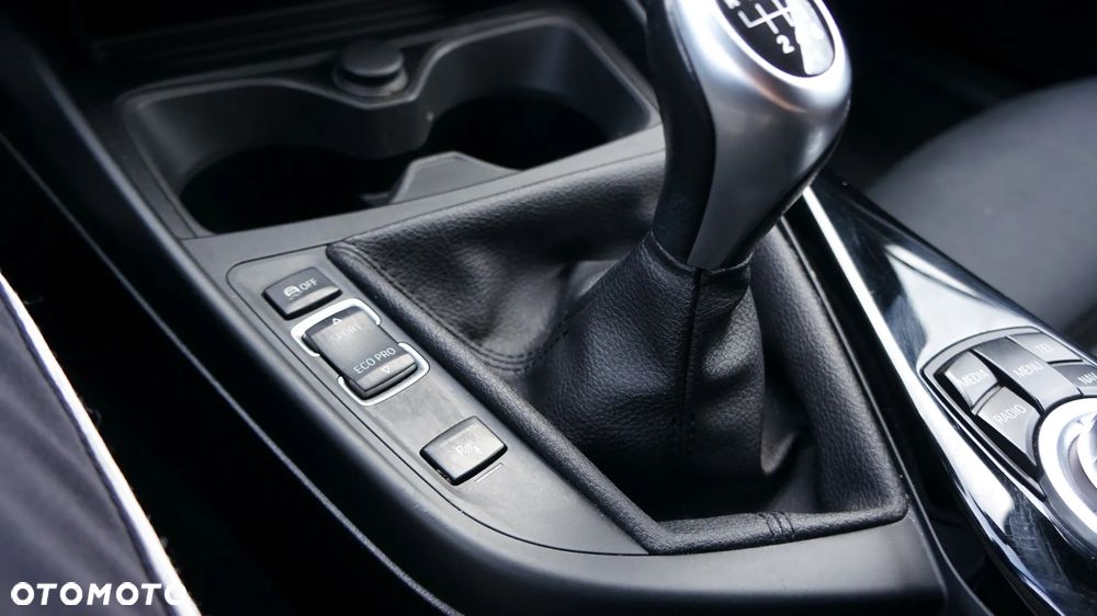 BMW Seria 1 116d EfficientDynamics Edition Sport Line - 12