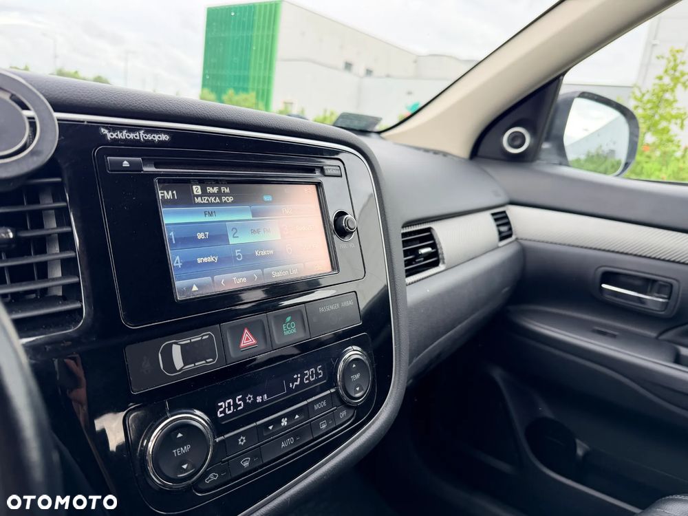 Mitsubishi Outlander - 19
