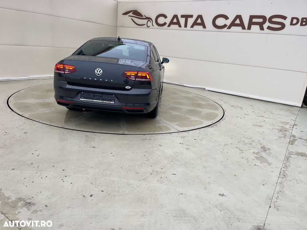 Volkswagen Passat - 14