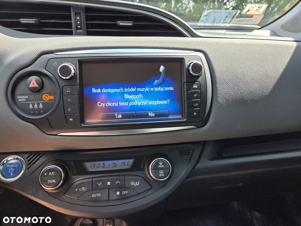 Toyota Yaris Hybrid 100 Premium EU6 - 2