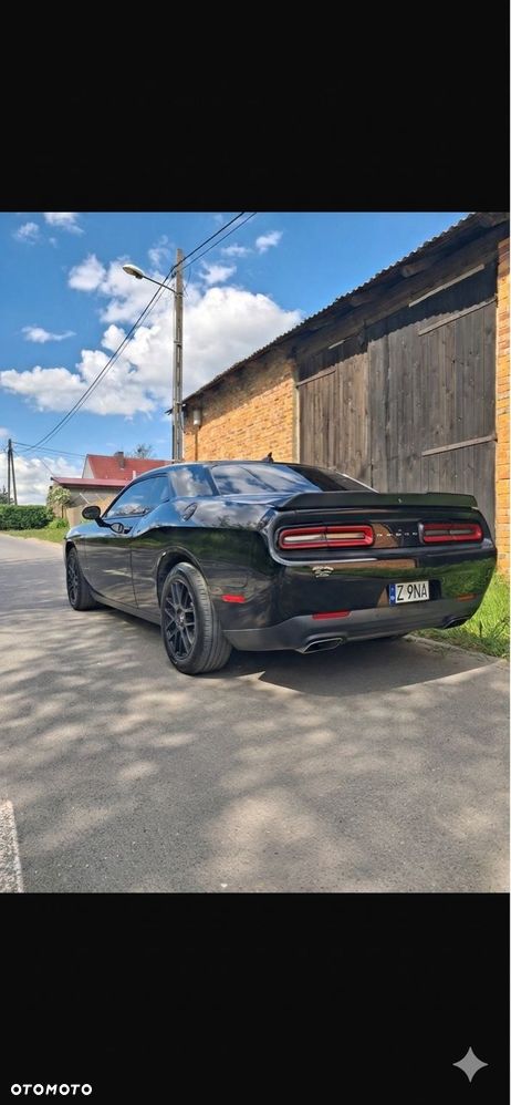Dodge Challenger - 7