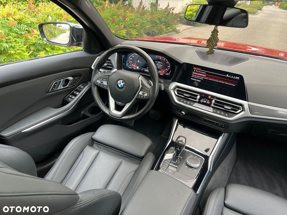 BMW Seria 3 330i xDrive M Sport - 14