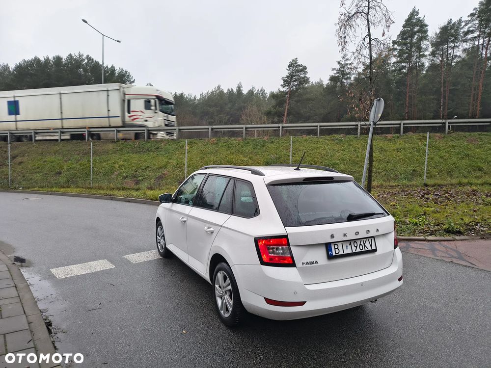 Skoda Fabia 1.0 TSI Ambition - 4