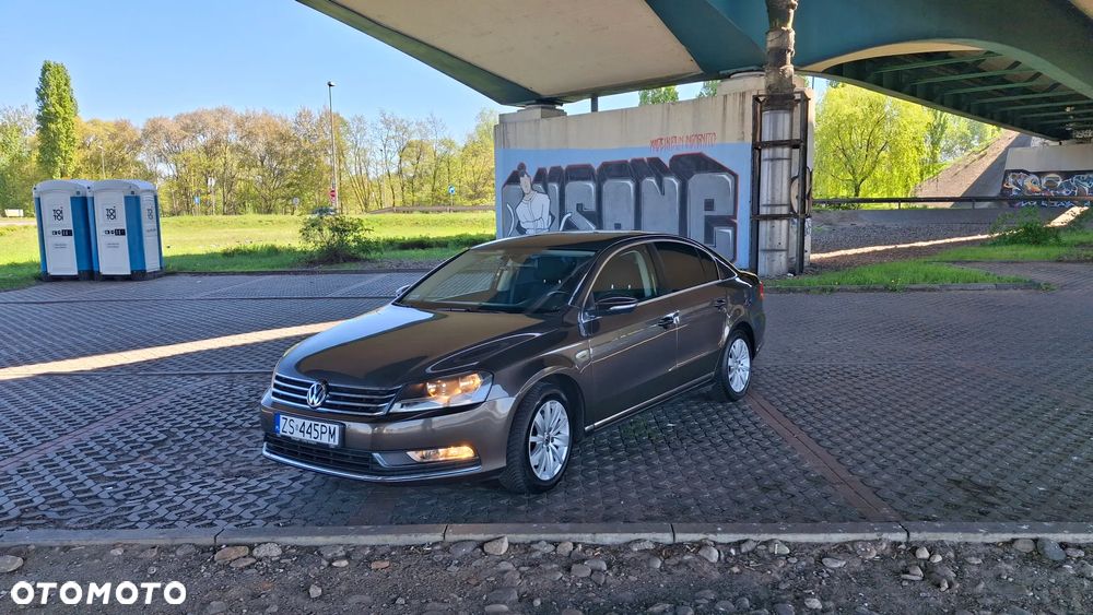 Volkswagen Passat 1.6 TDI Comfortline - 1
