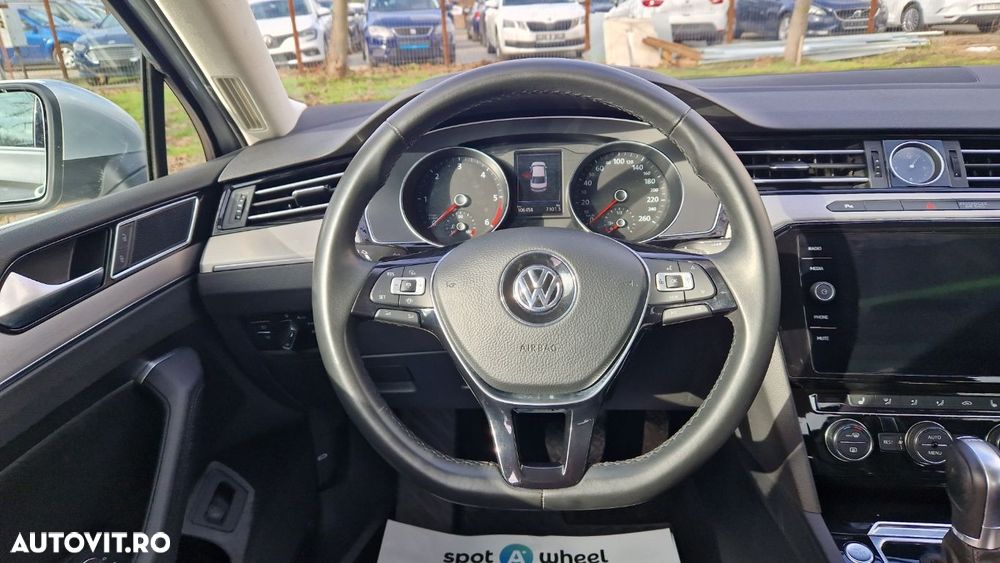 Volkswagen Passat 2.0 TDI DSG Highline - 13
