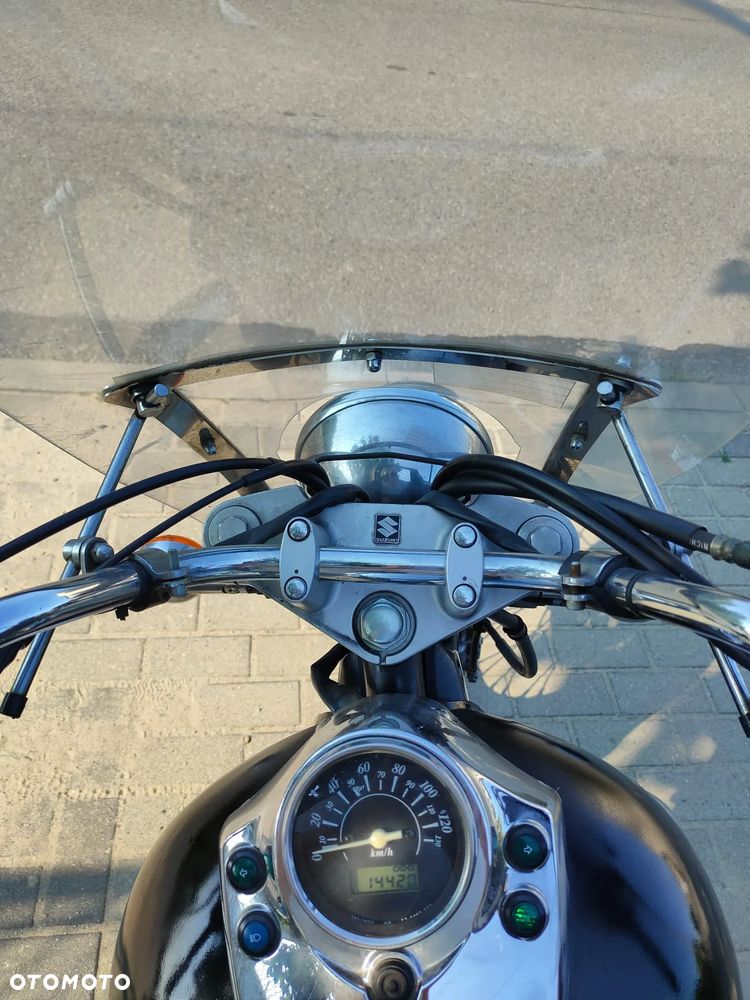 Suzuki Intruder - 4