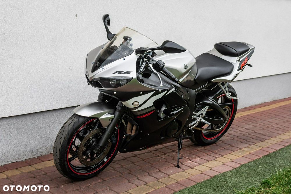 Yamaha R6 - 6