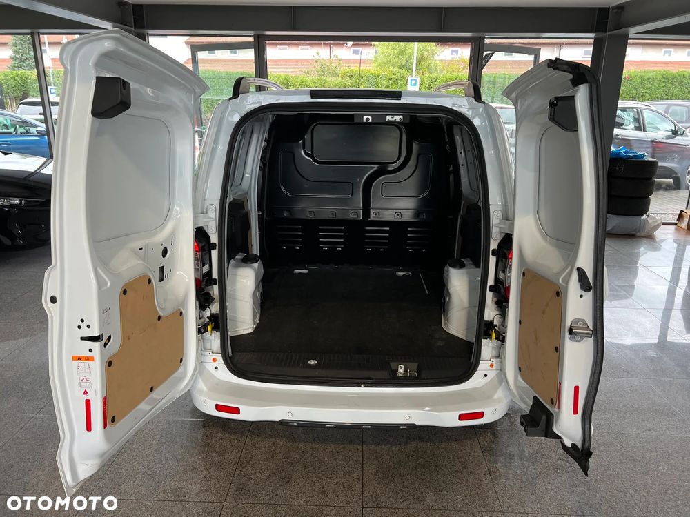Ford Courier - 13