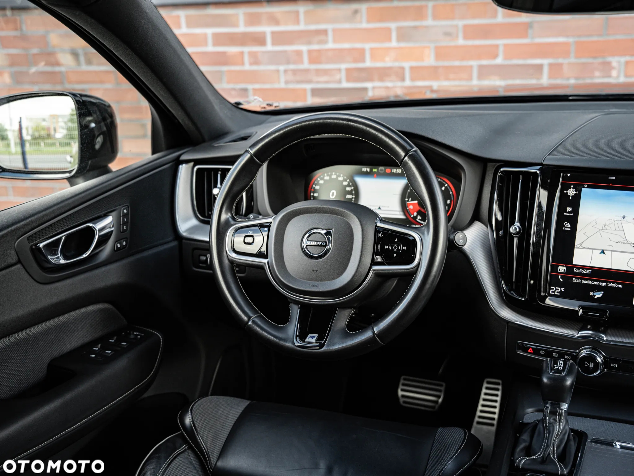 Volvo XC 60 D4 R-Design - 32