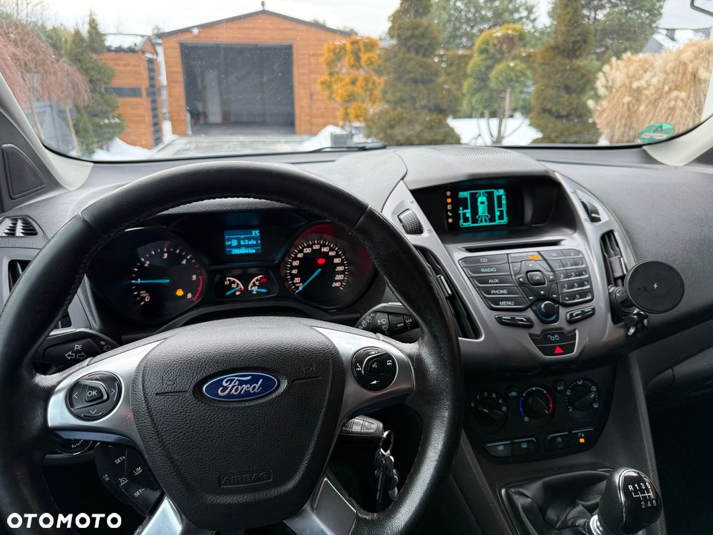 Ford Transit Connect - 17