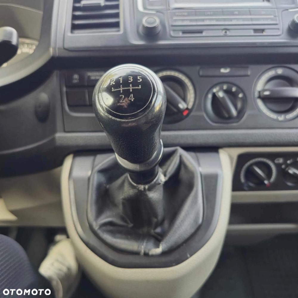 Volkswagen Caravelle - 6