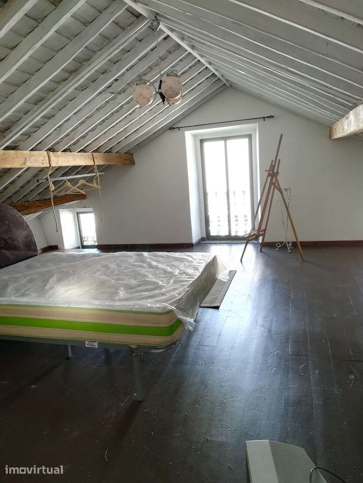Moradia T2 Renovada com Vista Mar, Terreno e Painéis Solares - Grande imagem: 2/12