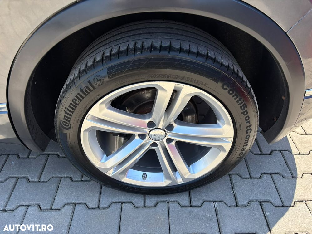 Volkswagen Tiguan - 12