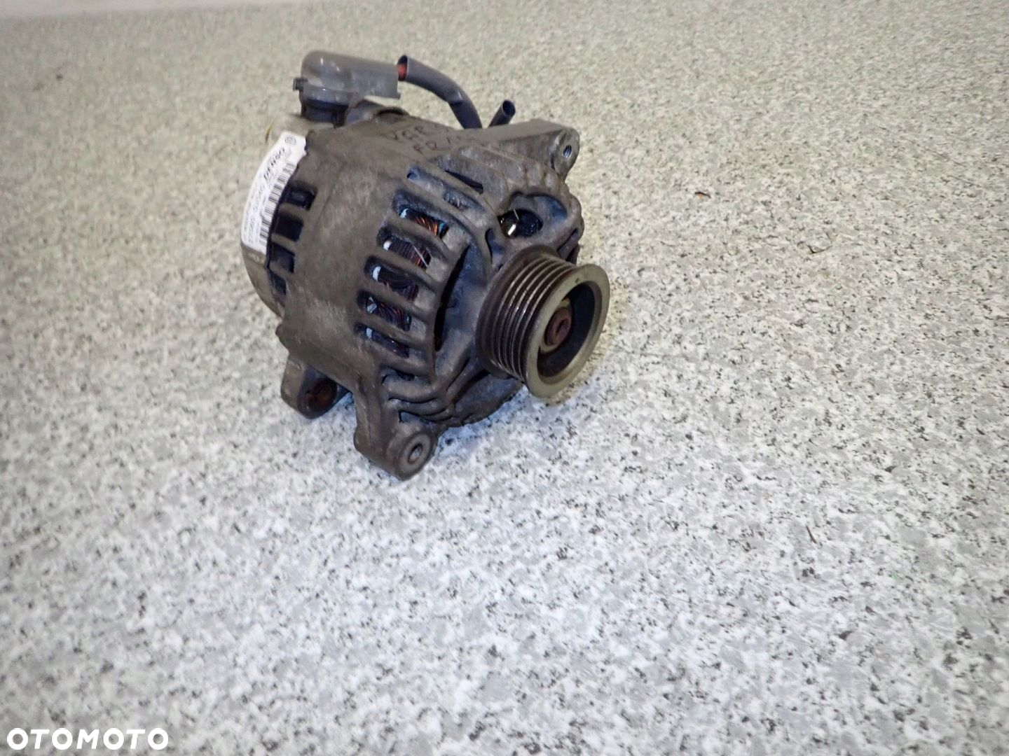 TOYOTA YARIS 99-05 1.0 1.3 FRANCJA ALTERNATOR 6PK - 7