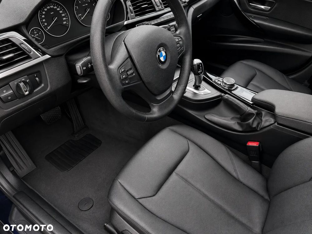 BMW Seria 3 320d Edition M Sport Shadow - 10
