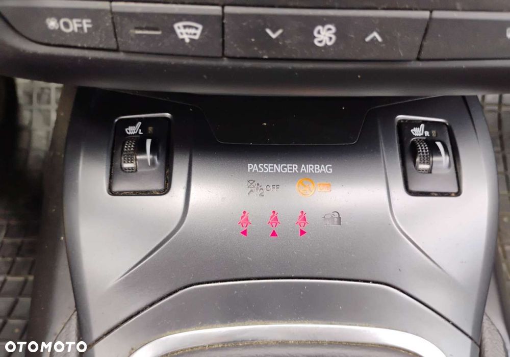 Toyota Avensis - 17