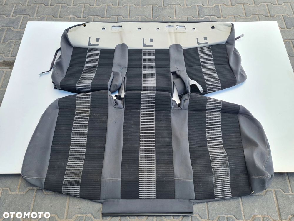 VW T5 UNITED materiał tapicerka fotel trójka tył - 1