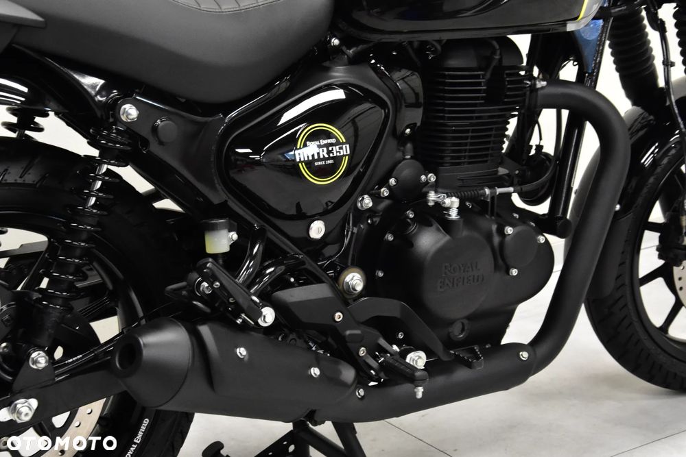 Royal Enfield HNTR - 22