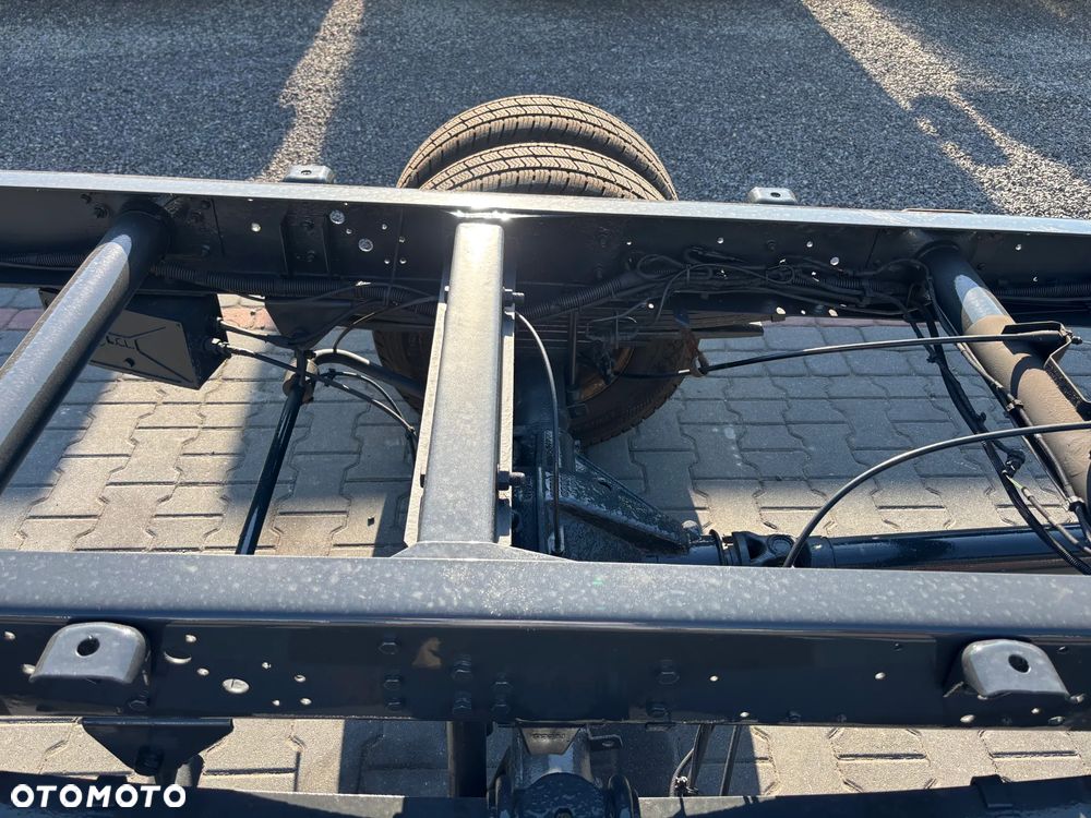 Iveco 70C17,,70C18,,70C15,,72C17,,50C17,,35C17,,35C15 PODWOZIE DO ZABUDOWY  WYWROTKA SKRZYNIA LADUNKOWA KONTENER CHLODNIA 70 SZTUK NA PLACU - 6