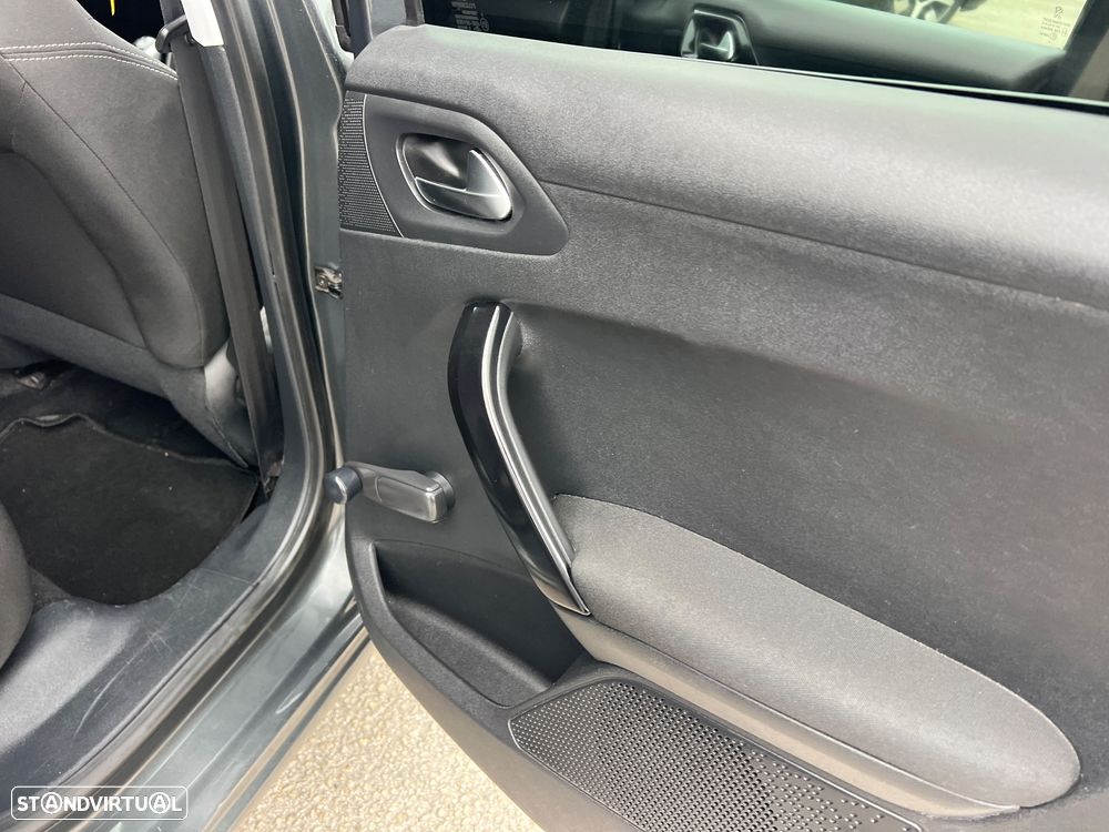 Peugeot 208 1.2 PureTech Active - 27