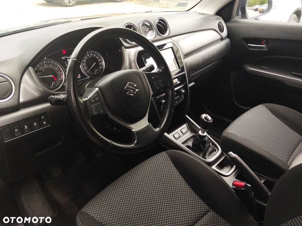 Suzuki Vitara 1.4 Boosterjet SHVS Premium 2WD - 9
