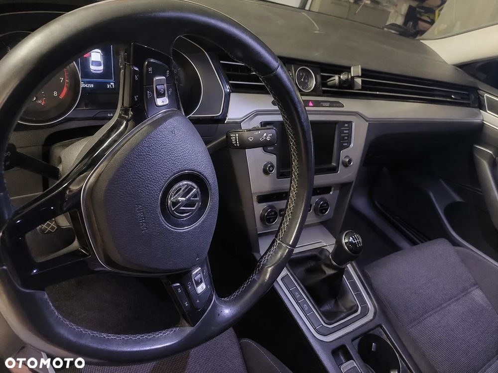 Volkswagen Passat 1.8 TSI BMT Comfortline - 10