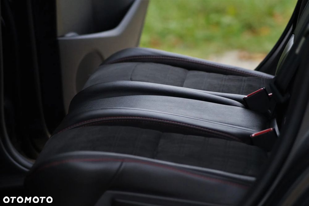 Ford Kuga - 32