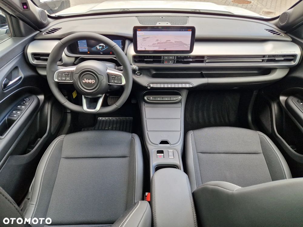Jeep Avenger 1.2 T3 mHEV Black Edition FWD eDCT6 - 11