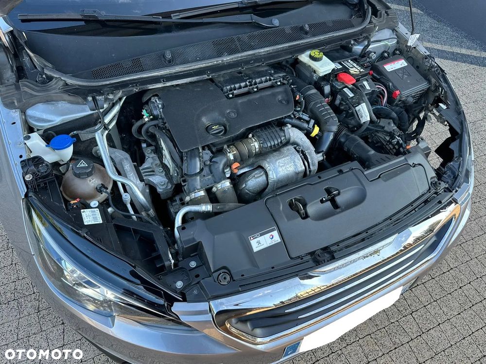 Peugeot 308 1.6 BlueHDi Allure S&S - 28