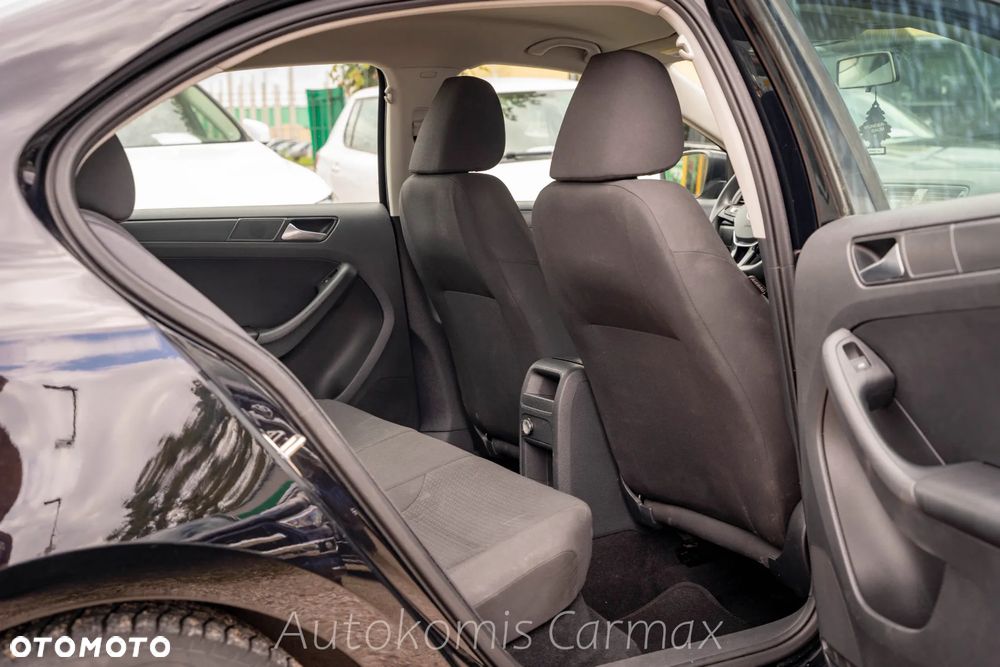 Volkswagen Jetta 2.0 Base - 22