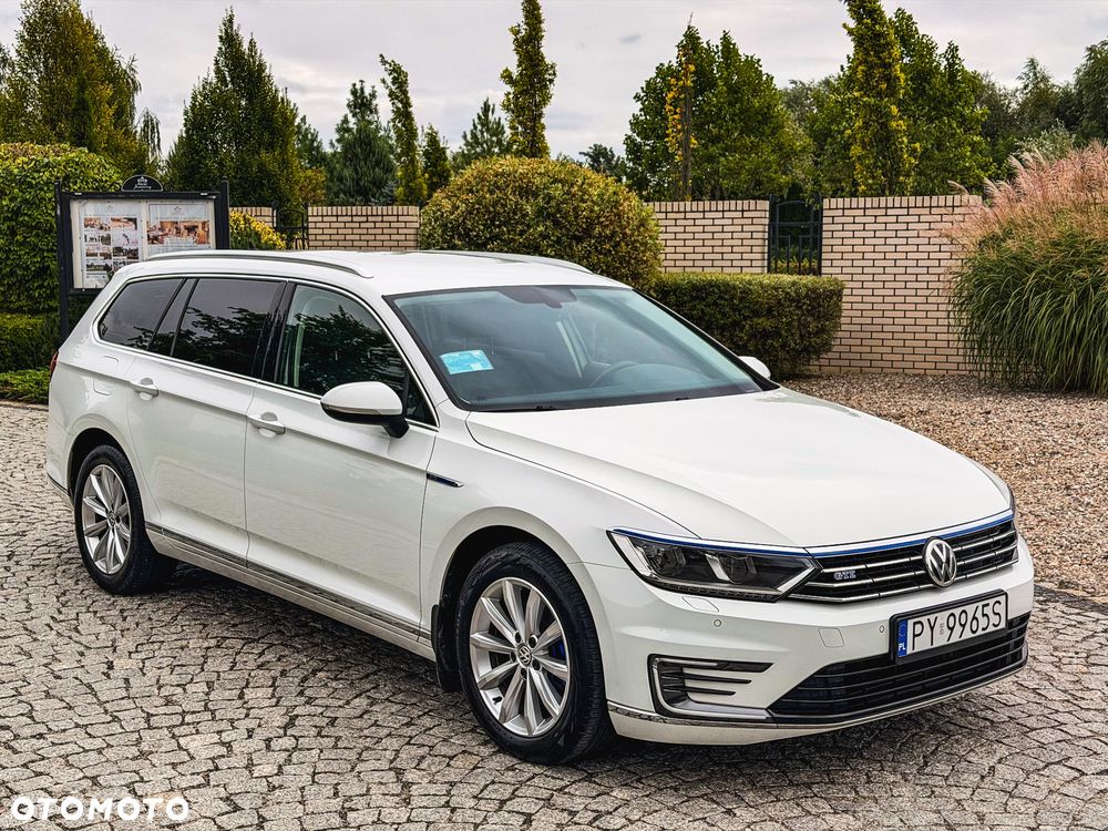 Volkswagen Passat - 2