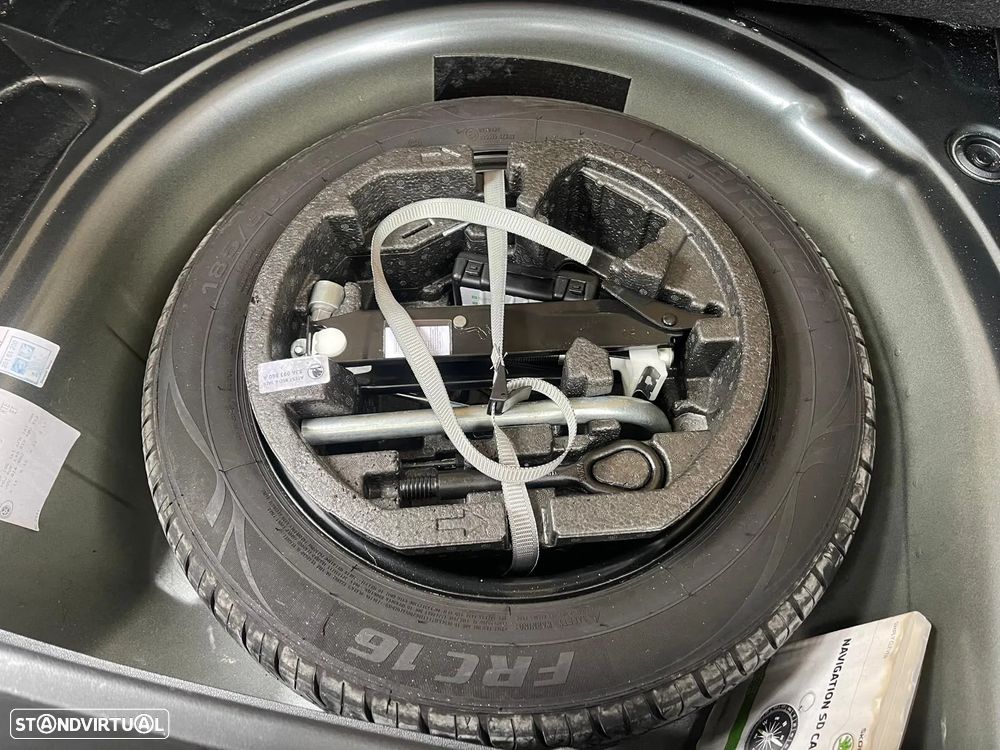 Skoda Rapid Spaceback 1.4 TDi Style - 38