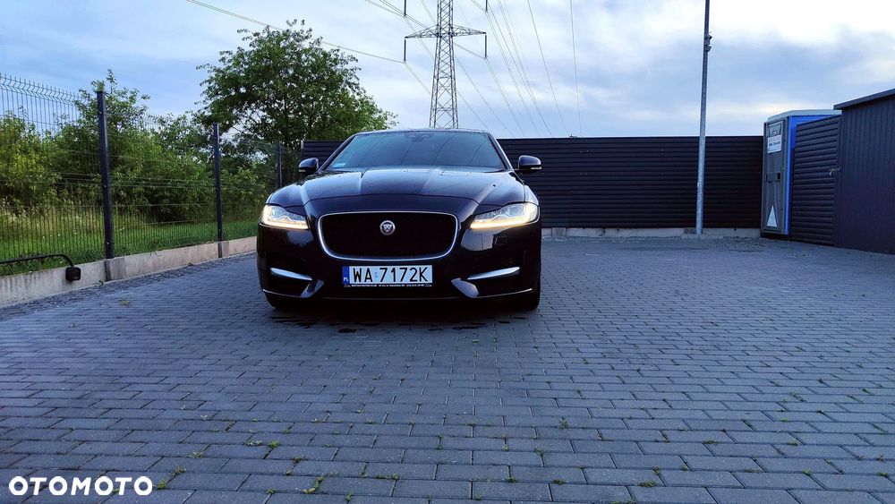 Jaguar XF 2.0 i4D R-Sport - 16