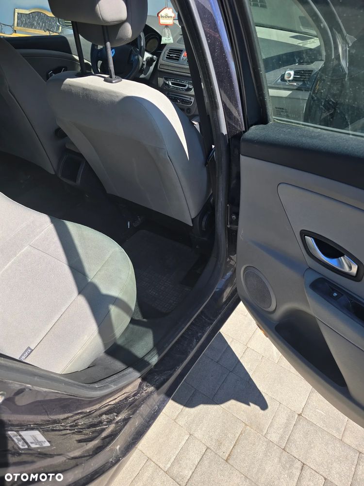 Renault Megane 1.5 dCi Authentique - 9