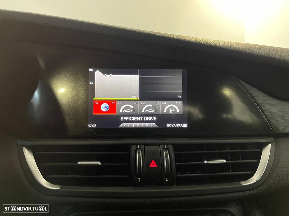 Alfa Romeo Giulia 2.2 D - 29