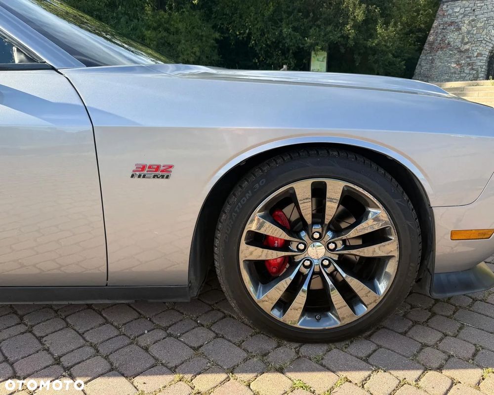Dodge Challenger - 10