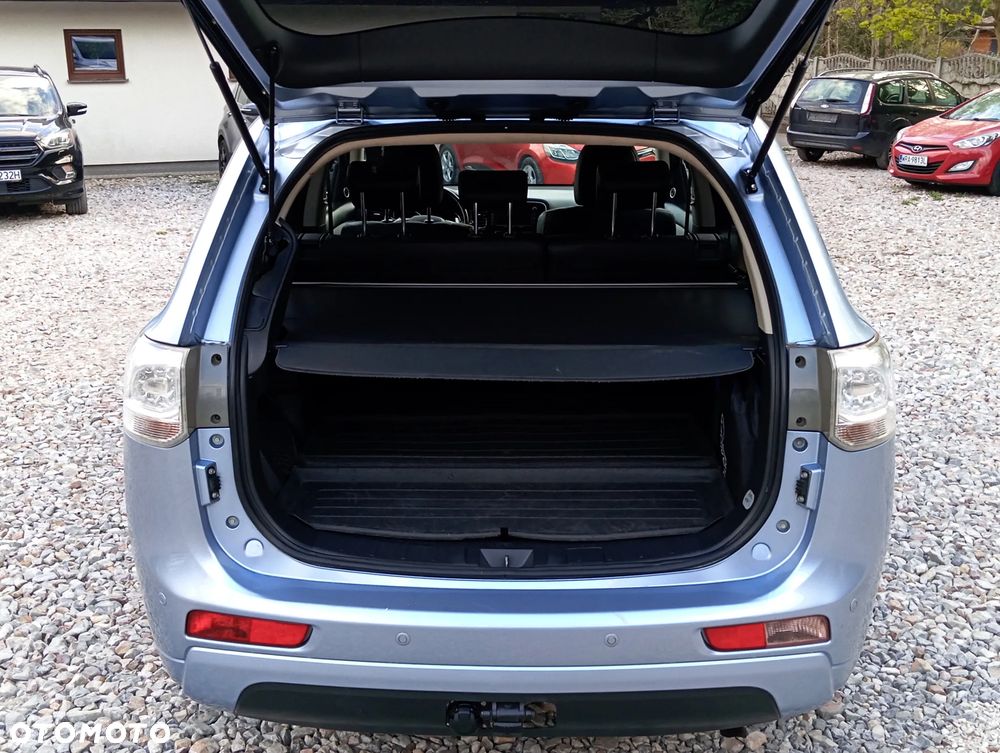 Mitsubishi Outlander 2.0 4WD Plus - 18