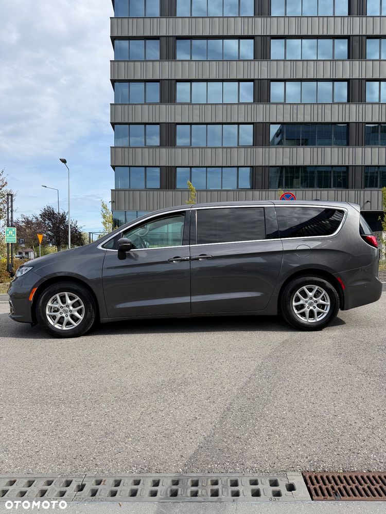 Chrysler Pacifica - 19