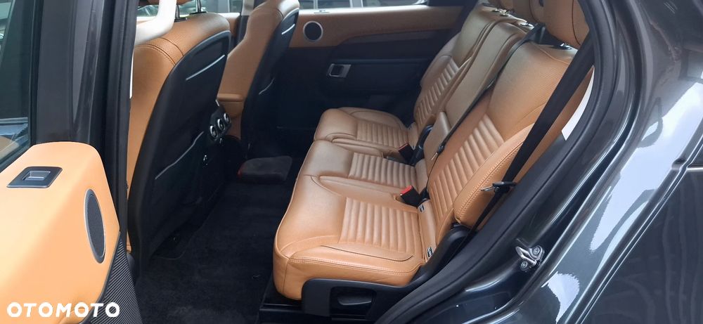 Land Rover Discovery 3.0 TD6 HSE Luxury - 24