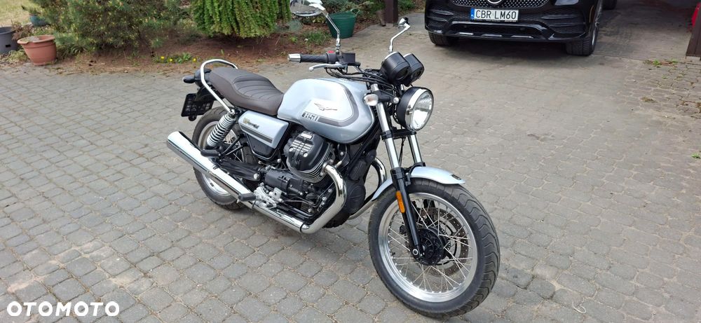 Moto Guzzi V7 - 1