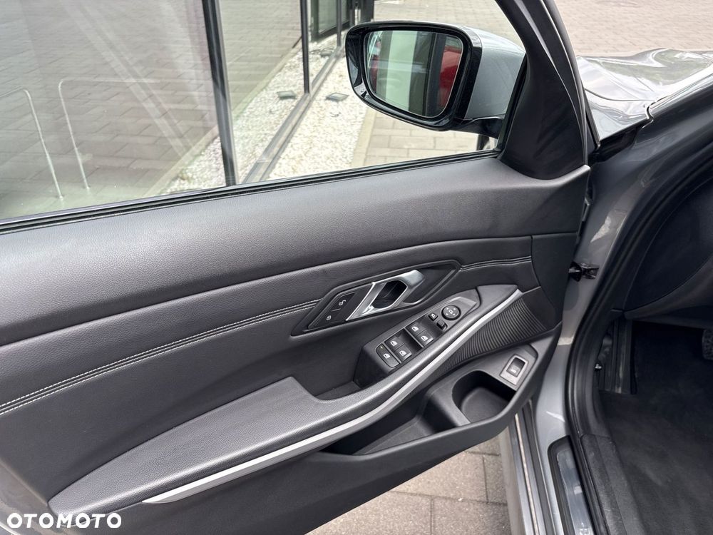 BMW Seria 3 - 10