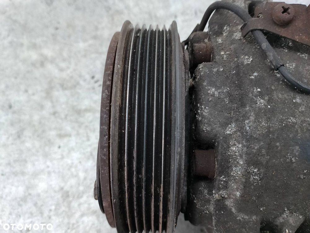 POMPA, SPRĘŻARKA KLIMATYZACJI VOLVO XC90 ( 02-14 ) 8708581 2.9 T6 24V - 6