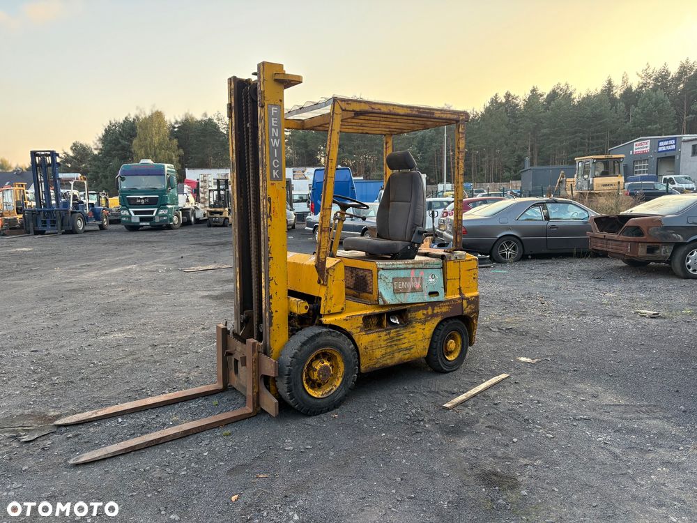 Caterpillar DP25N - 1