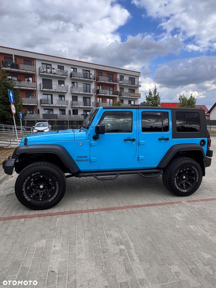 Jeep Wrangler - 8