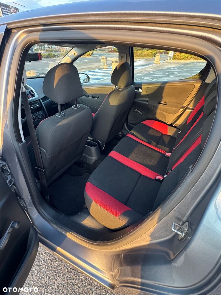 Peugeot 207 1.4 nICE - 18