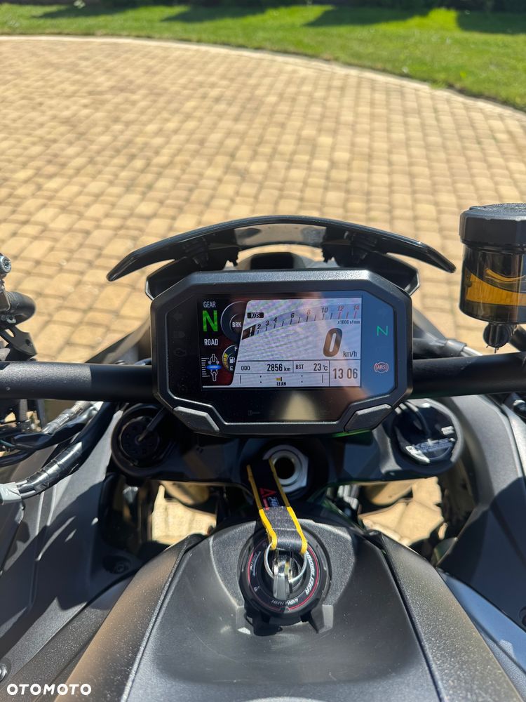 Kawasaki H2 - 15