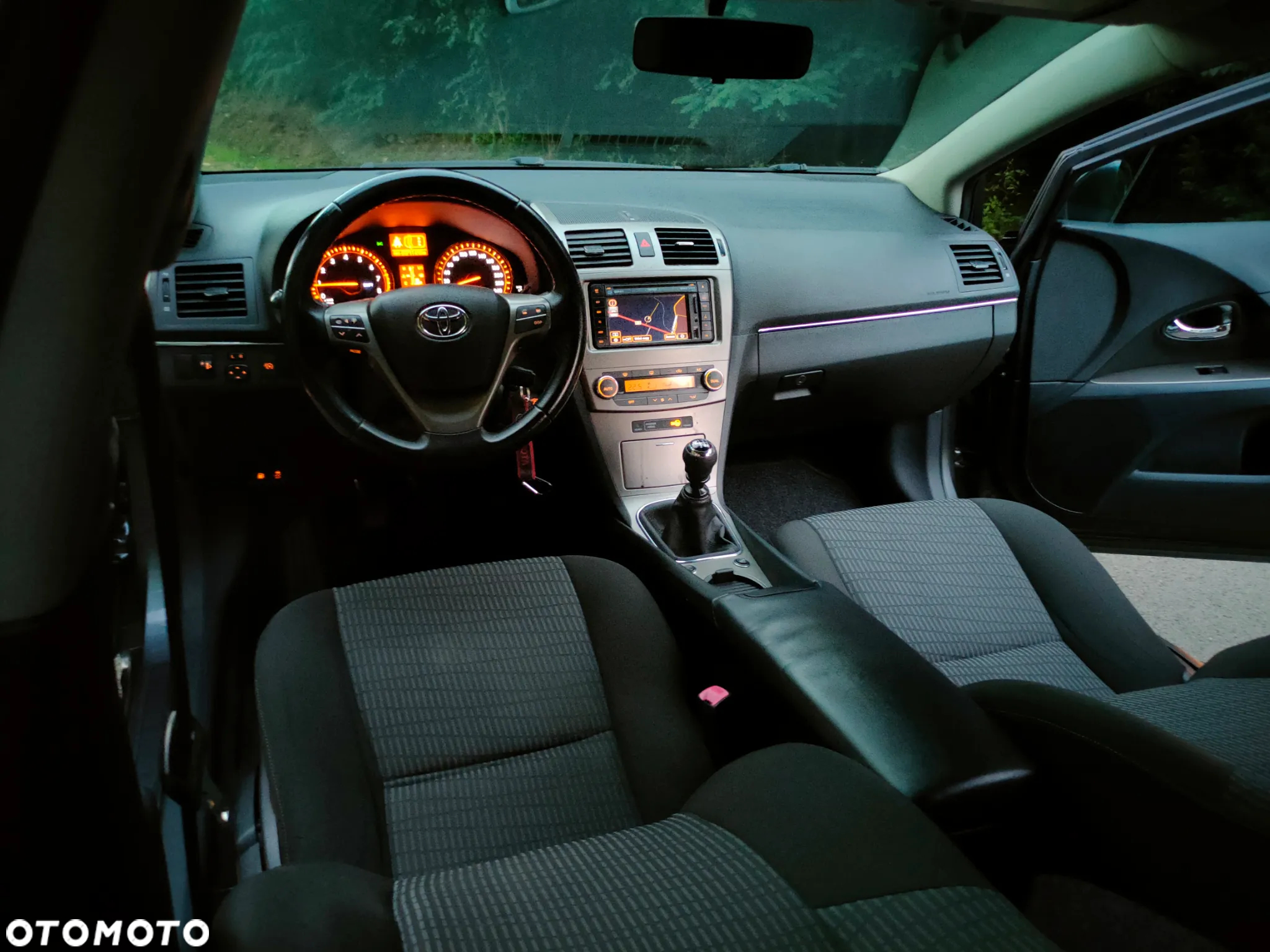 Toyota Avensis 1.8 Sol plus NAVI - 20