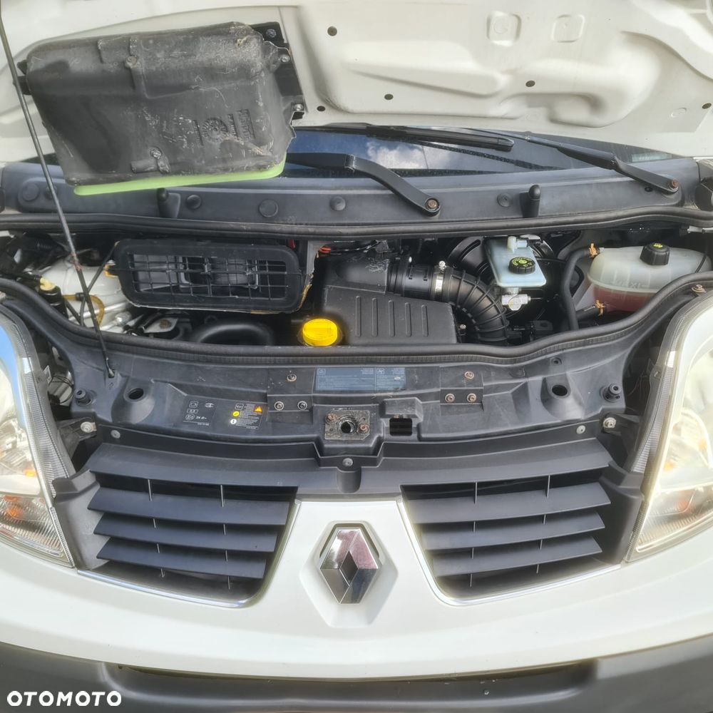 Renault TRAFIC - 12