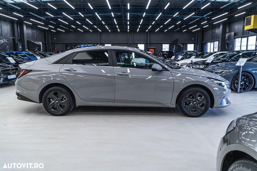 Hyundai Elantra 1.6 l 123 CP 6MT Highway - 19